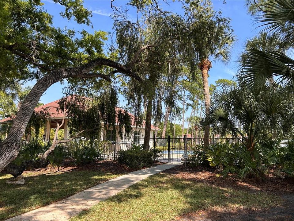 For Sale: $159,900 (1 beds, 1 baths, 800 Square Feet)