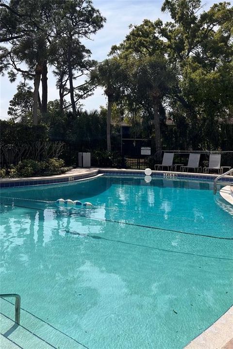 For Sale: $159,900 (1 beds, 1 baths, 800 Square Feet)