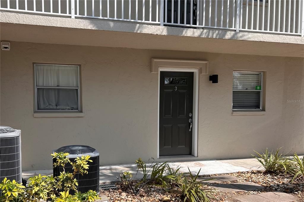 For Sale: $159,900 (1 beds, 1 baths, 800 Square Feet)