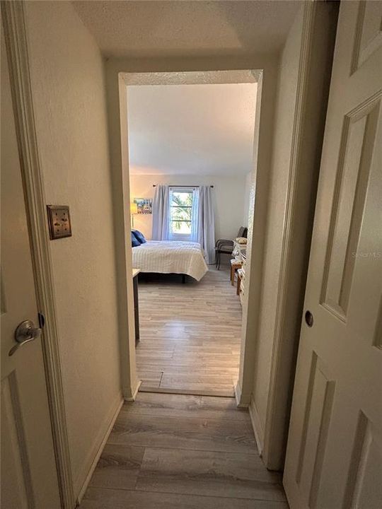 For Sale: $159,900 (1 beds, 1 baths, 800 Square Feet)