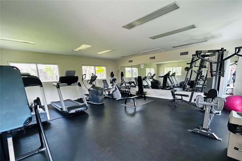 For Sale: $159,900 (1 beds, 1 baths, 800 Square Feet)