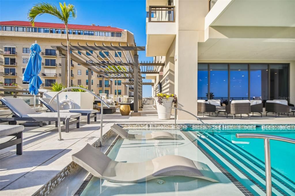 For Sale: $1,698,000 (2 beds, 3 baths, 1942 Square Feet)