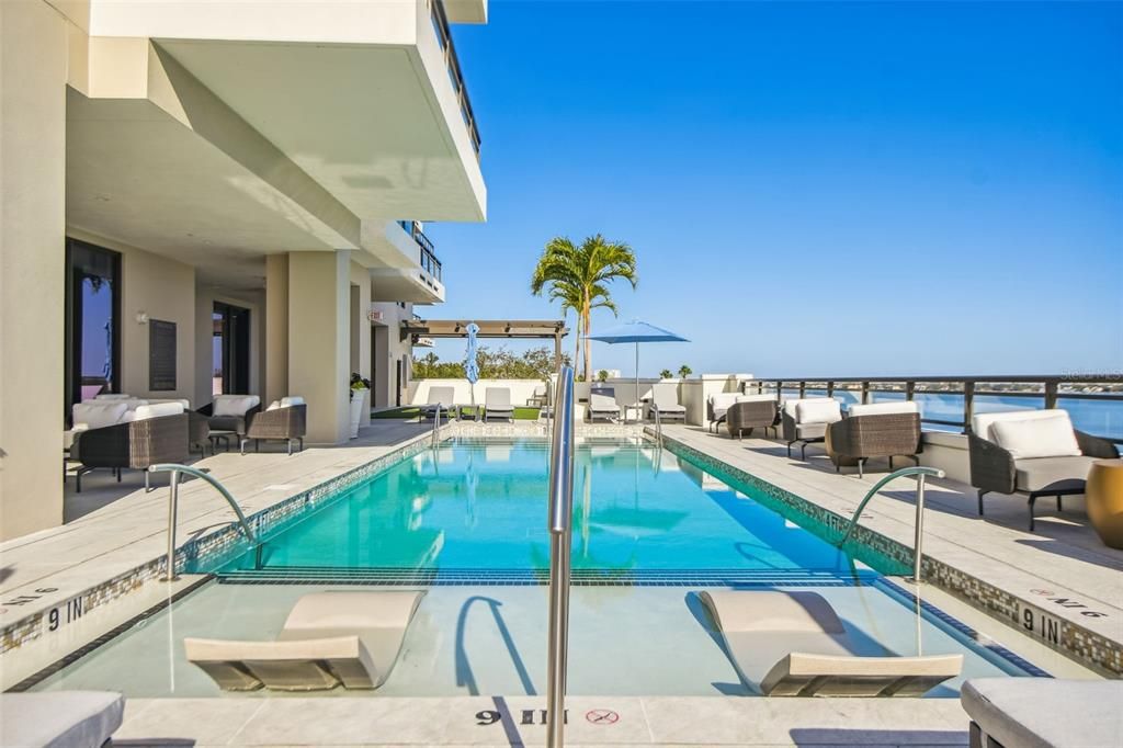 For Sale: $1,698,000 (2 beds, 3 baths, 1942 Square Feet)