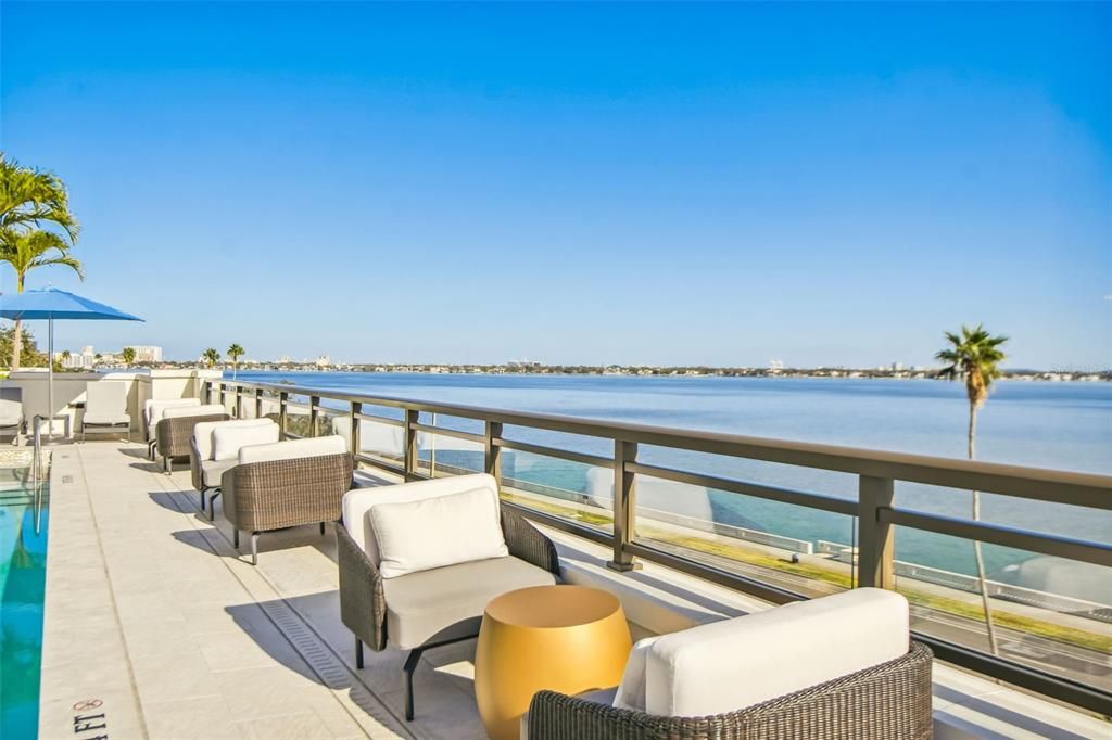 For Sale: $1,698,000 (2 beds, 3 baths, 1942 Square Feet)