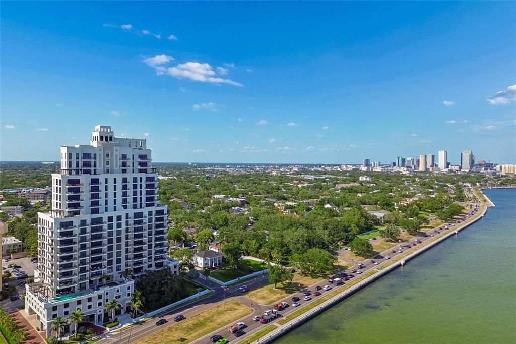For Sale: $1,698,000 (2 beds, 3 baths, 1942 Square Feet)