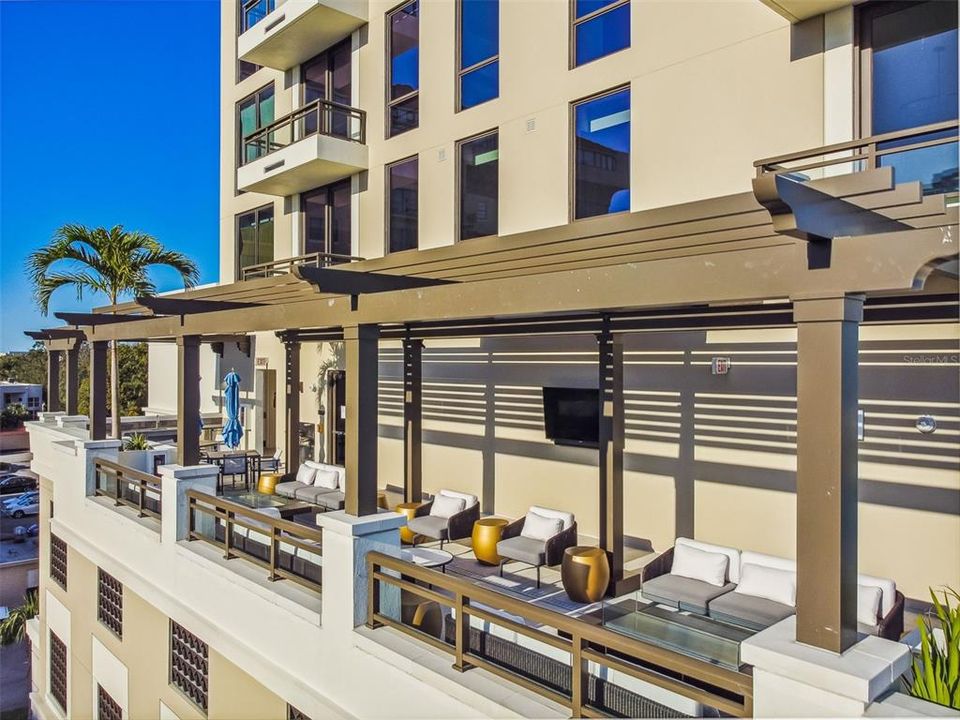 For Sale: $1,698,000 (2 beds, 3 baths, 1942 Square Feet)