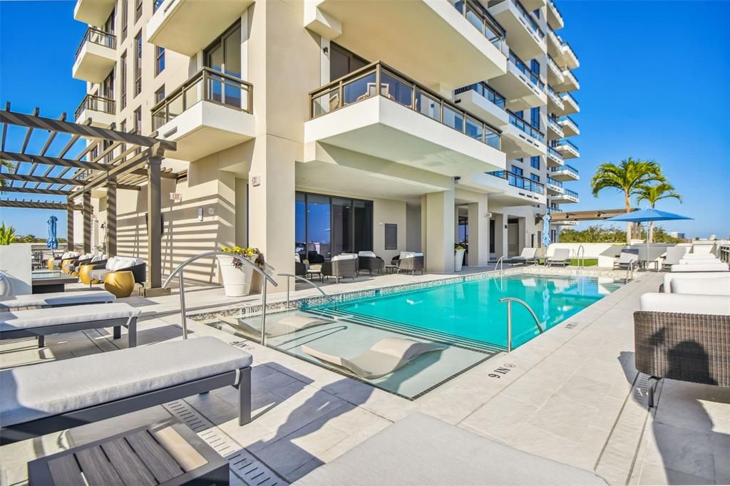 For Sale: $1,698,000 (2 beds, 3 baths, 1942 Square Feet)