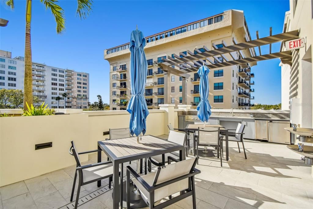For Sale: $1,698,000 (2 beds, 3 baths, 1942 Square Feet)