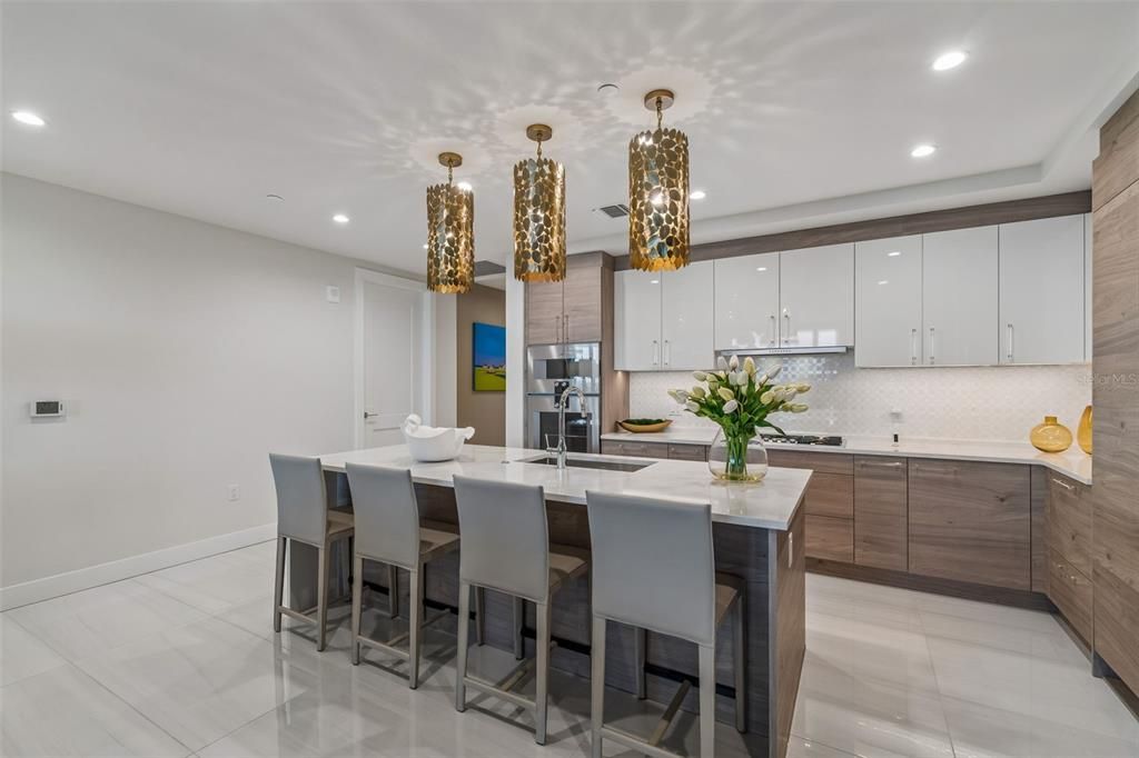For Sale: $1,698,000 (2 beds, 3 baths, 1942 Square Feet)