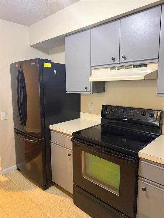 На продажу: $139,900 (2 спален, 2 ванн, 1195 Квадратных фут)