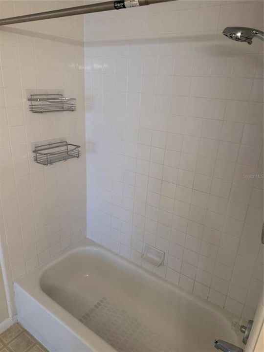 На продажу: $139,900 (2 спален, 2 ванн, 1195 Квадратных фут)