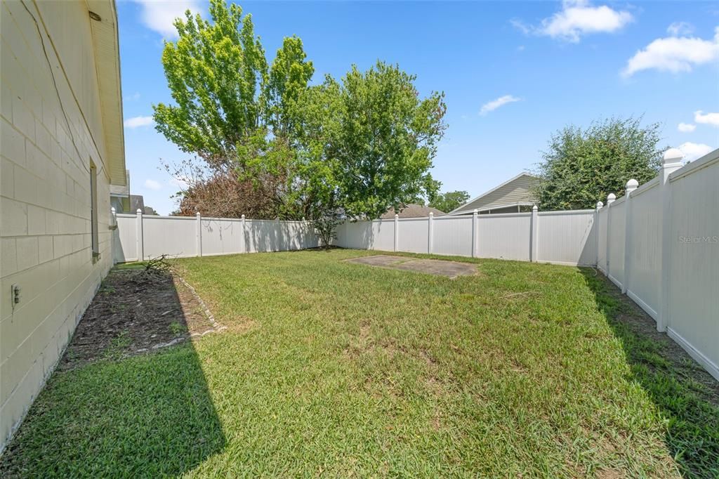 Active With Contract: $325,000 (3 beds, 2 baths, 1371 Square Feet)
