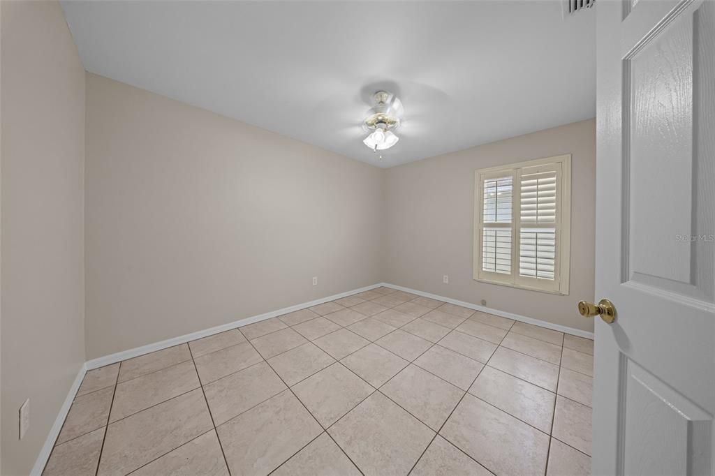 Active With Contract: $325,000 (3 beds, 2 baths, 1371 Square Feet)