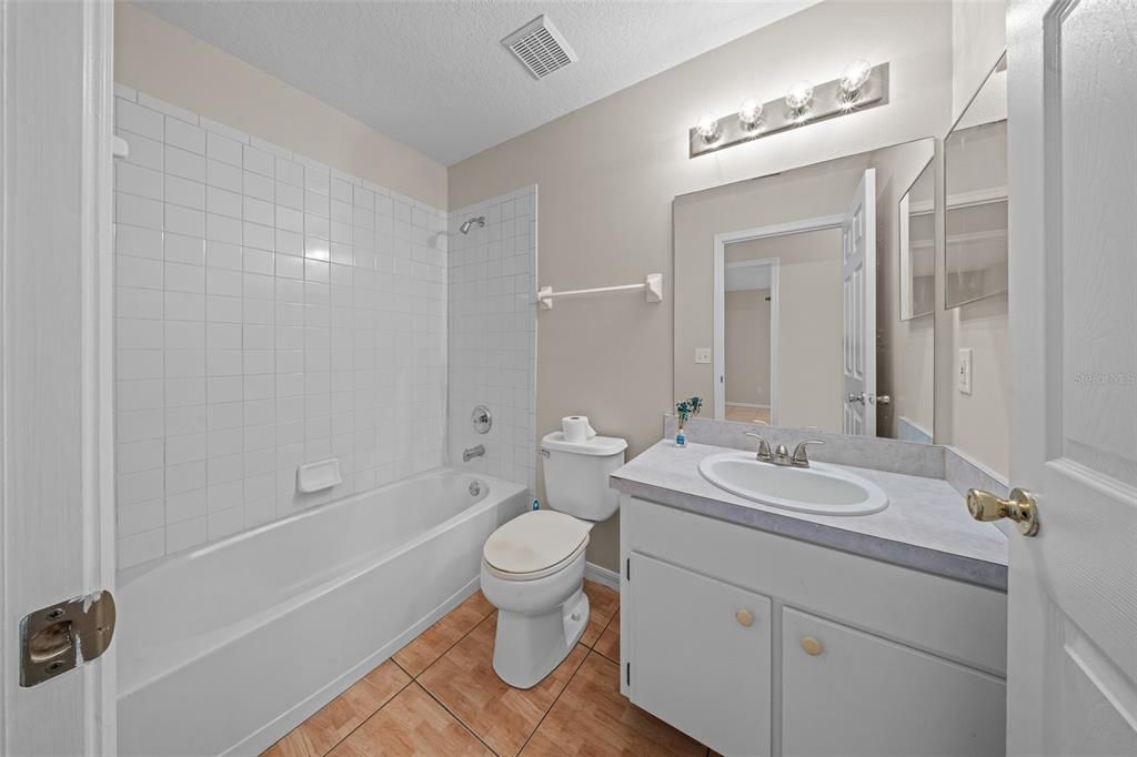 Active With Contract: $325,000 (3 beds, 2 baths, 1371 Square Feet)