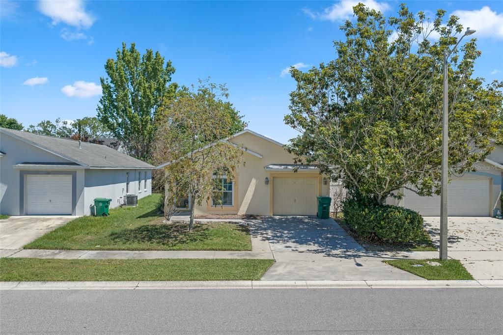 Active With Contract: $325,000 (3 beds, 2 baths, 1371 Square Feet)