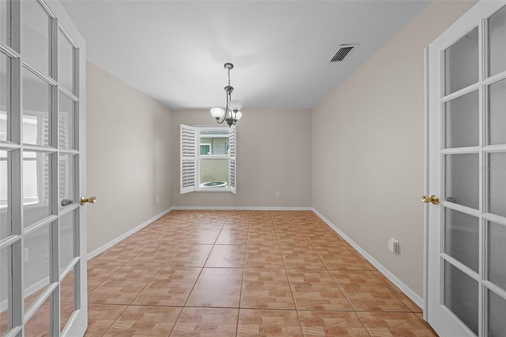 Active With Contract: $325,000 (3 beds, 2 baths, 1371 Square Feet)