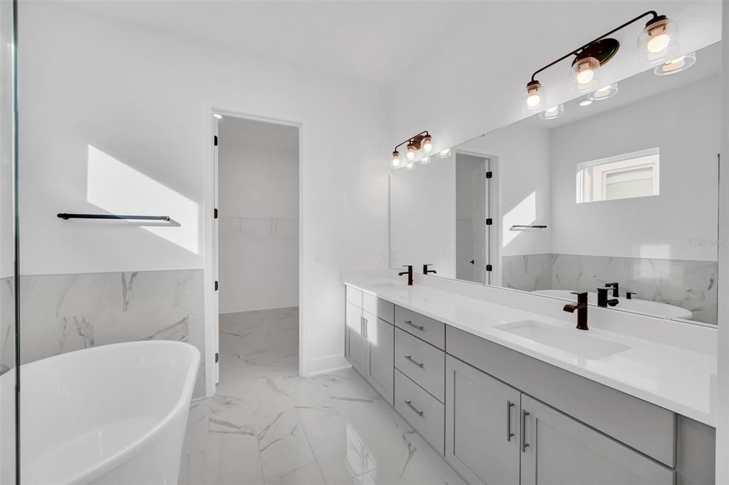 For Sale: $845,000 (5 beds, 4 baths, 3427 Square Feet)