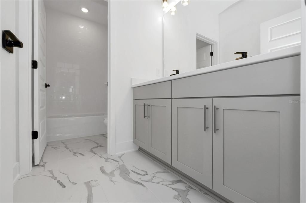 For Sale: $845,000 (5 beds, 4 baths, 3427 Square Feet)
