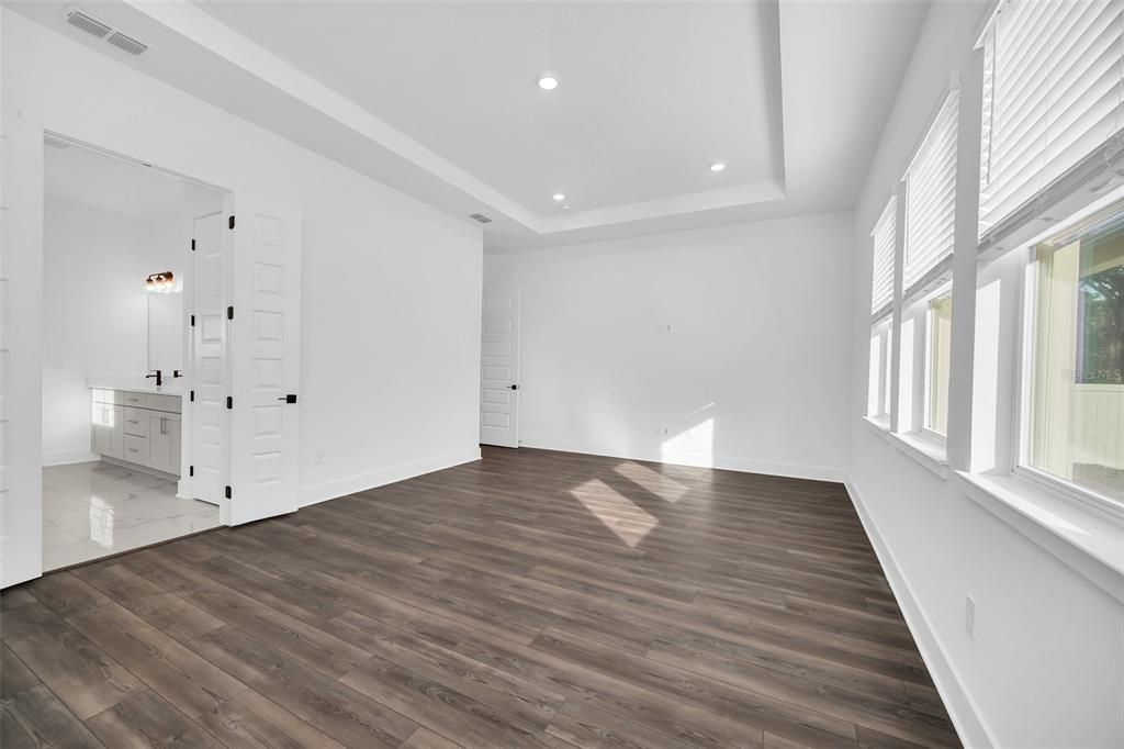 For Sale: $845,000 (5 beds, 4 baths, 3427 Square Feet)