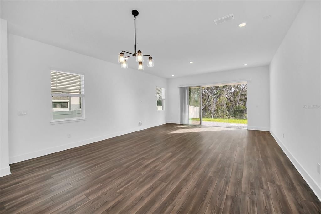 For Sale: $845,000 (5 beds, 4 baths, 3427 Square Feet)