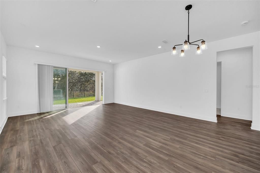 For Sale: $845,000 (5 beds, 4 baths, 3427 Square Feet)