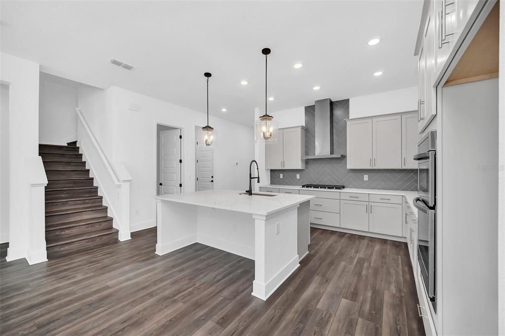 For Sale: $845,000 (5 beds, 4 baths, 3427 Square Feet)