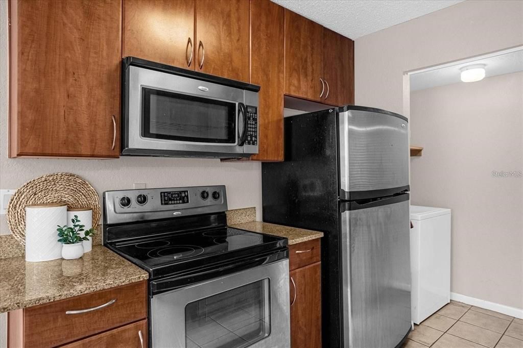 В аренду: $1,750 (2 спален, 2 ванн, 971 Квадратных фут)