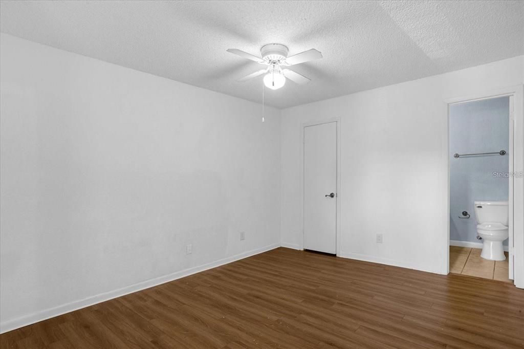 В аренду: $1,750 (2 спален, 2 ванн, 971 Квадратных фут)