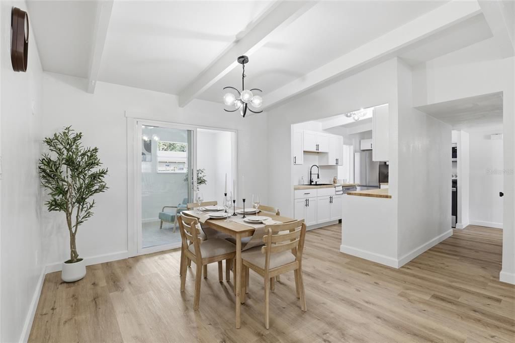 Activo con contrato: $279,900 (3 camas, 2 baños, 1916 Pies cuadrados)