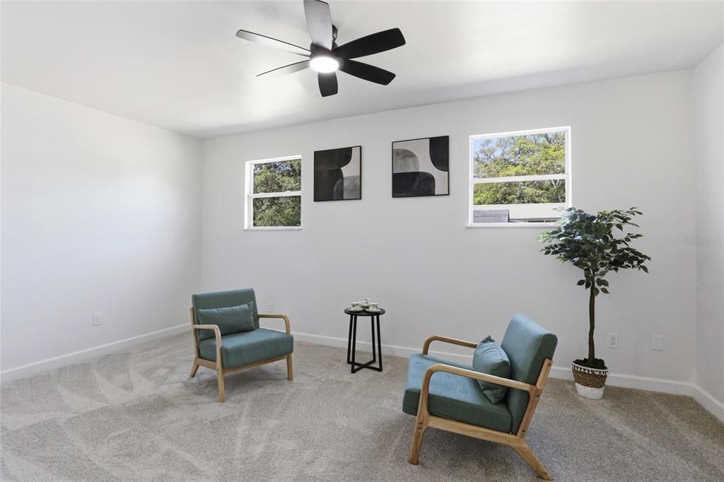 Activo con contrato: $279,900 (3 camas, 2 baños, 1916 Pies cuadrados)