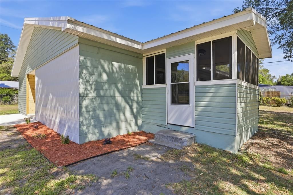 Activo con contrato: $279,900 (3 camas, 2 baños, 1916 Pies cuadrados)