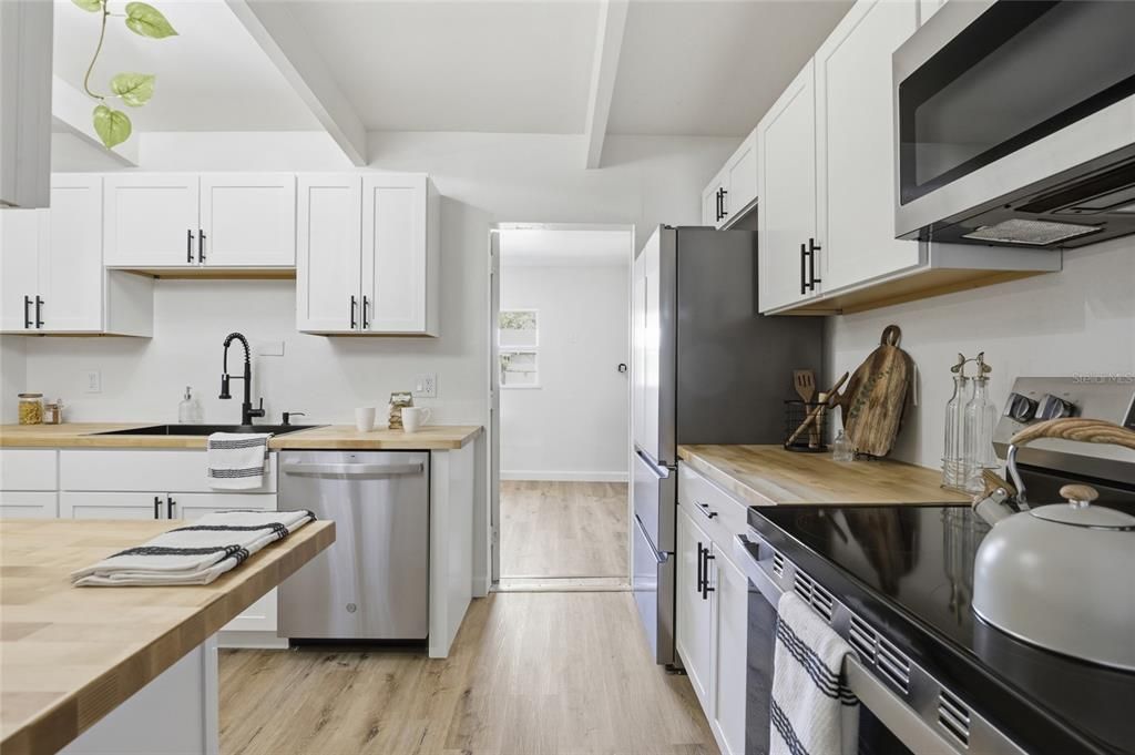 Activo con contrato: $279,900 (3 camas, 2 baños, 1916 Pies cuadrados)
