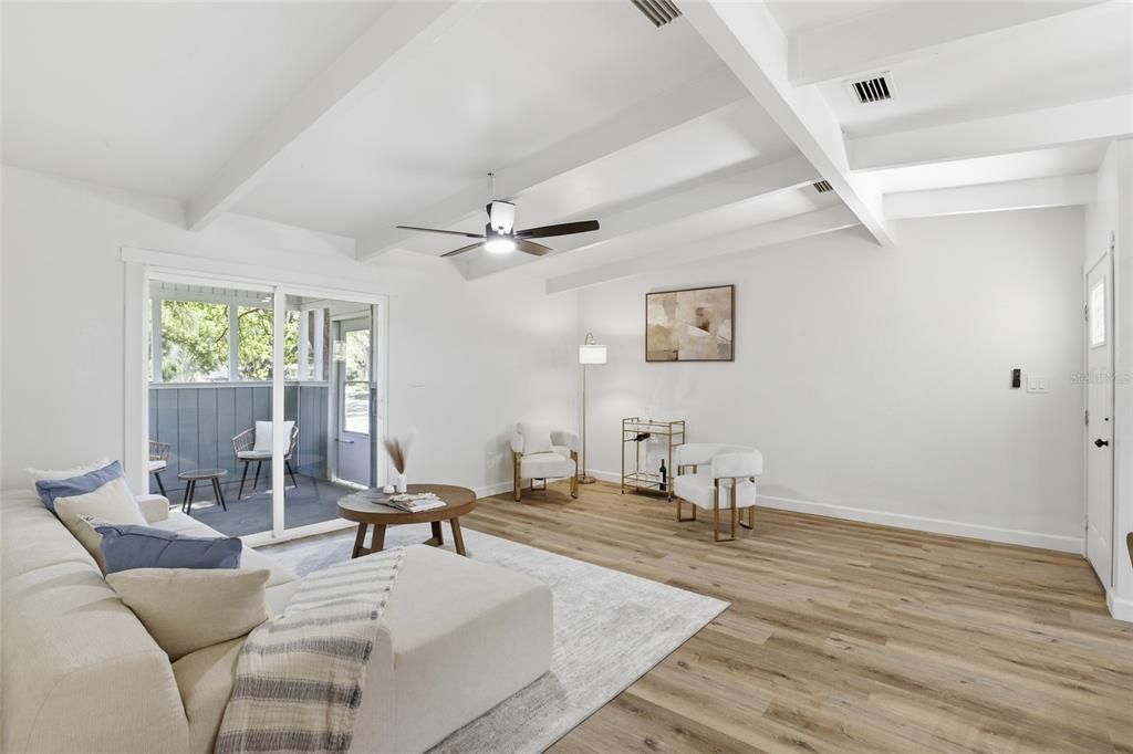 Activo con contrato: $279,900 (3 camas, 2 baños, 1916 Pies cuadrados)