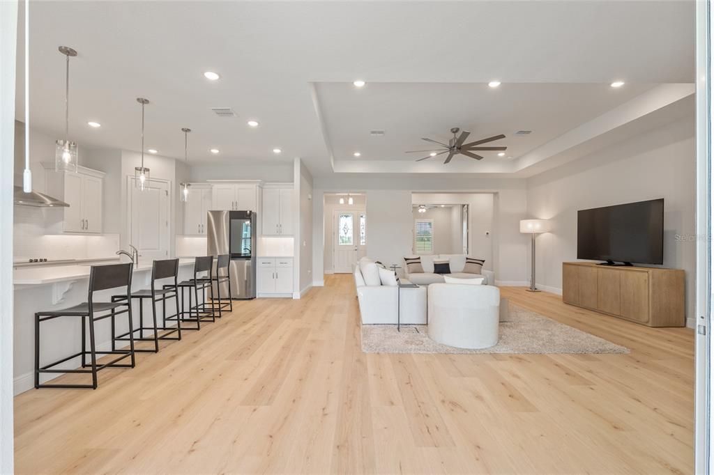 En Venta: $574,900 (3 camas, 3 baños, 2667 Pies cuadrados)
