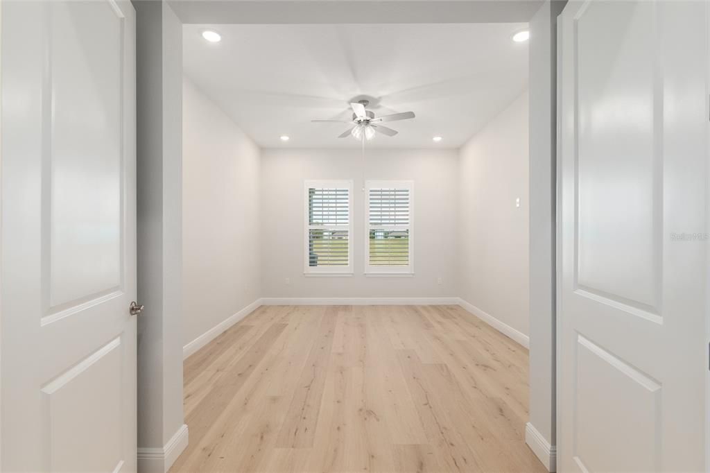 En Venta: $574,900 (3 camas, 3 baños, 2667 Pies cuadrados)