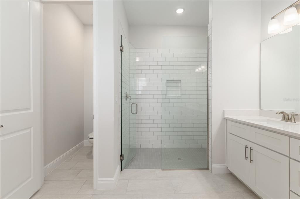 En Venta: $574,900 (3 camas, 3 baños, 2667 Pies cuadrados)