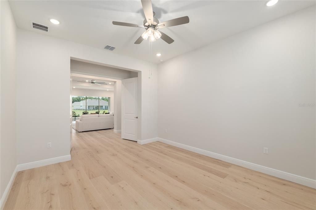 En Venta: $574,900 (3 camas, 3 baños, 2667 Pies cuadrados)