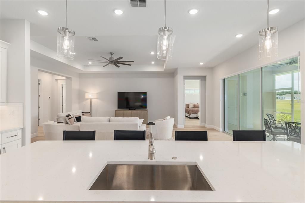 En Venta: $574,900 (3 camas, 3 baños, 2667 Pies cuadrados)