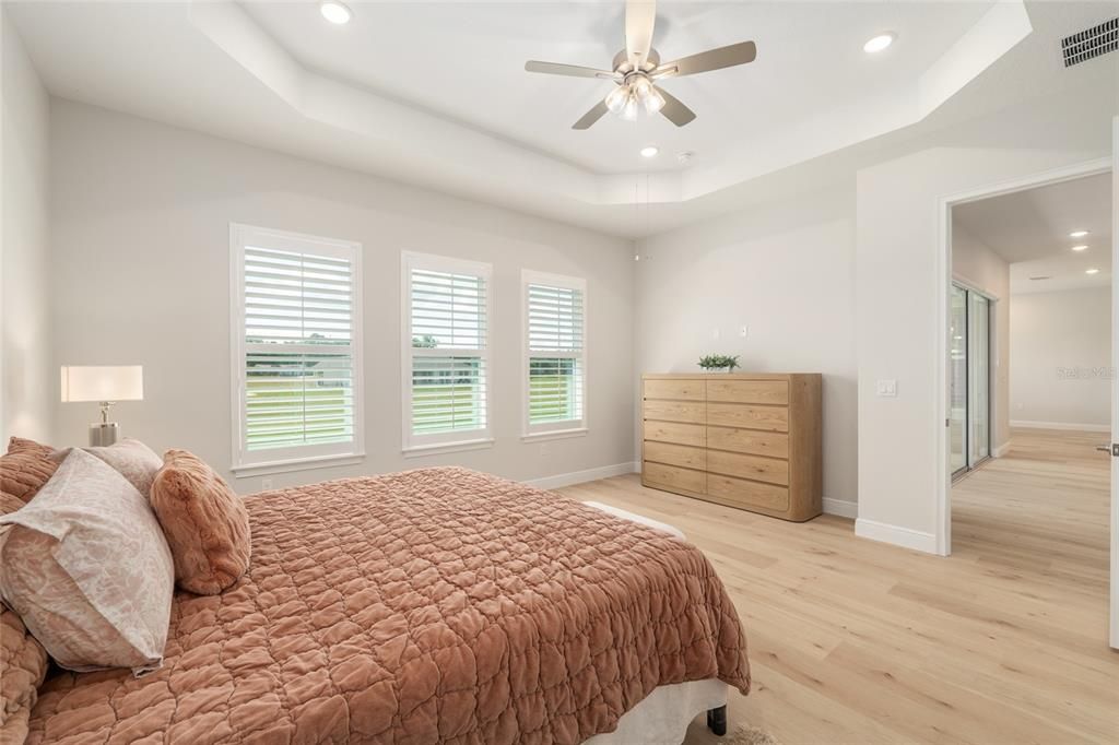 En Venta: $574,900 (3 camas, 3 baños, 2667 Pies cuadrados)