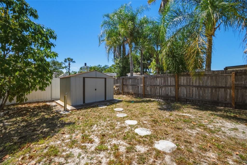 Activo con contrato: $435,000 (3 camas, 2 baños, 1598 Pies cuadrados)