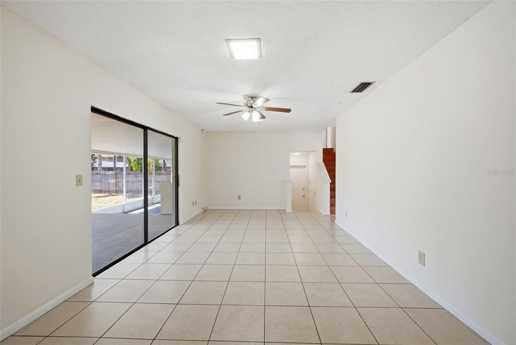 Activo con contrato: $435,000 (3 camas, 2 baños, 1598 Pies cuadrados)