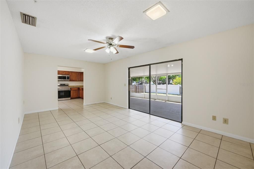 Activo con contrato: $435,000 (3 camas, 2 baños, 1598 Pies cuadrados)