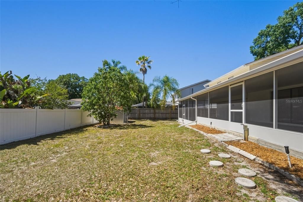 Activo con contrato: $435,000 (3 camas, 2 baños, 1598 Pies cuadrados)