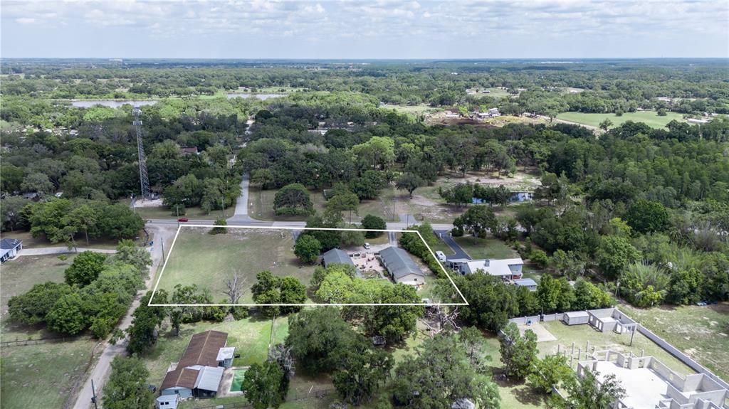 En Venta: $950,000 (5 camas, 2 baños, 5624 Pies cuadrados)