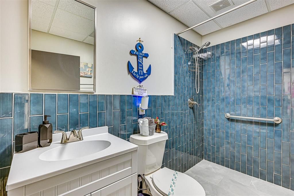 En Venta: $950,000 (5 camas, 2 baños, 5624 Pies cuadrados)