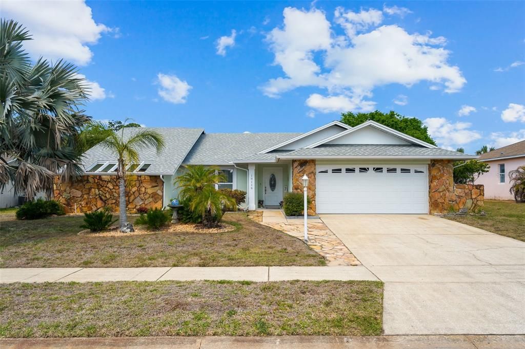 Active With Contract: $359,900 (3 beds, 2 baths, 1565 Square Feet)