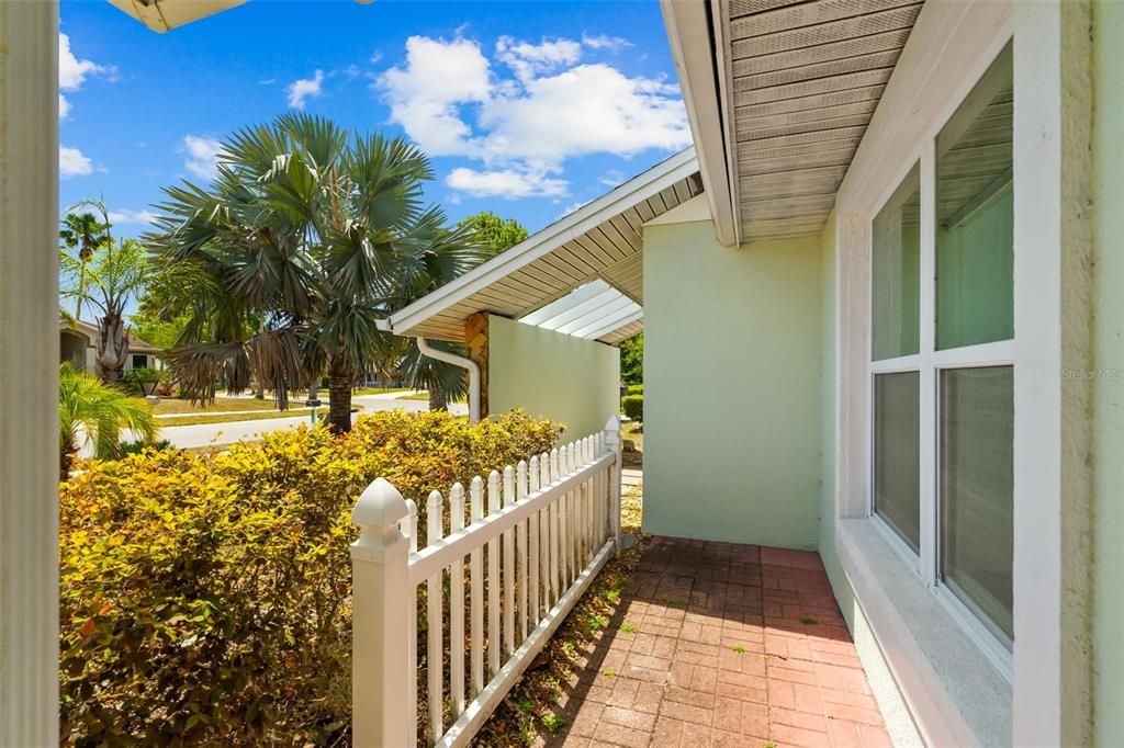 Active With Contract: $359,900 (3 beds, 2 baths, 1565 Square Feet)