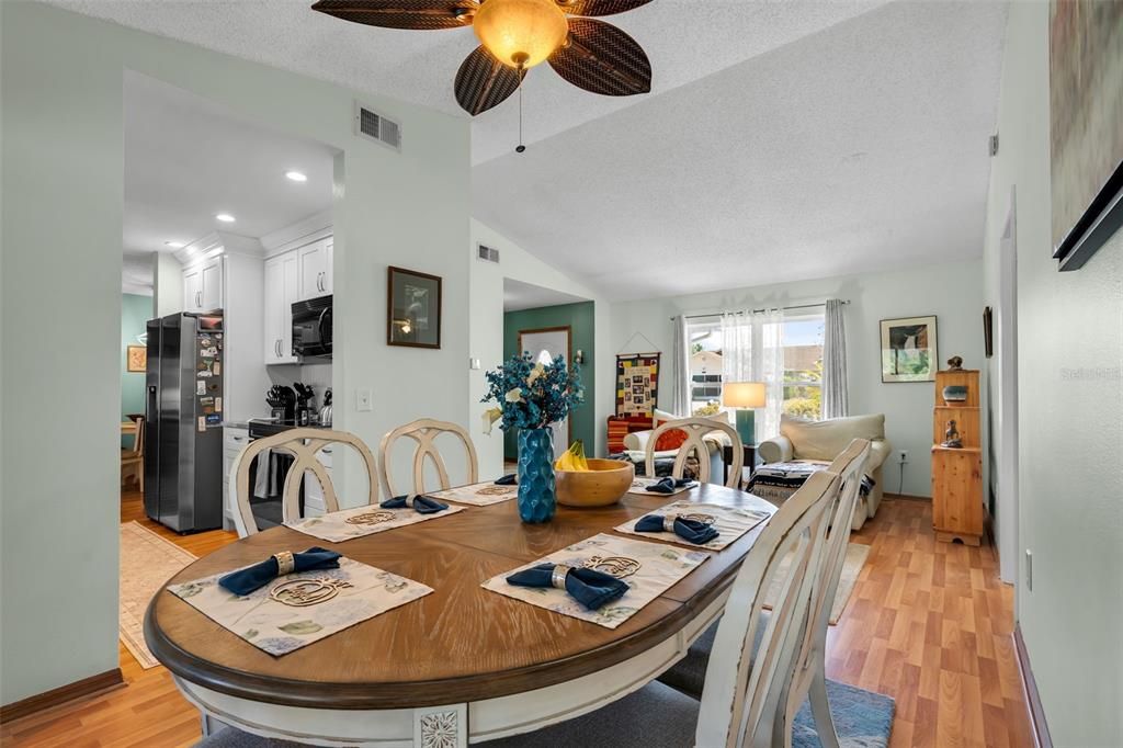 Active With Contract: $359,900 (3 beds, 2 baths, 1565 Square Feet)