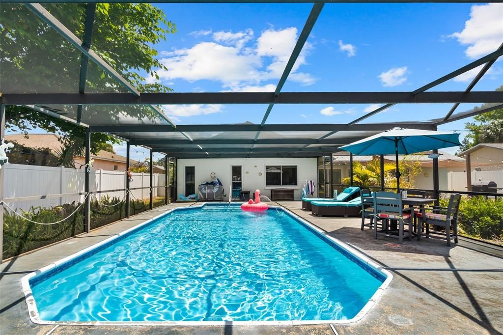 Active With Contract: $359,900 (3 beds, 2 baths, 1565 Square Feet)