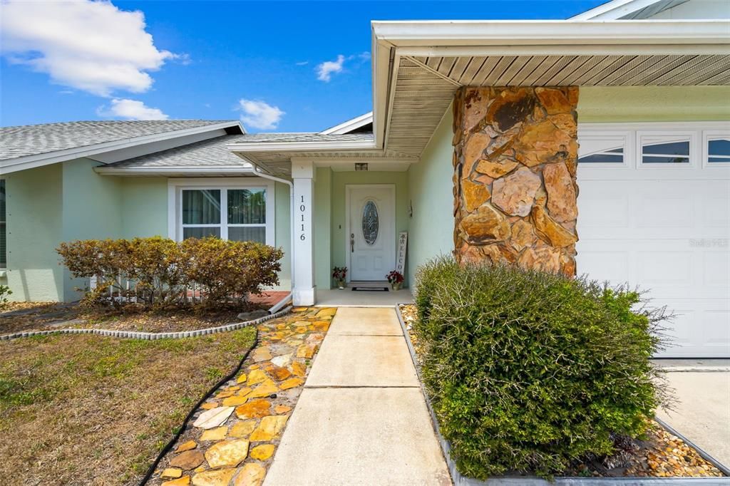 Active With Contract: $359,900 (3 beds, 2 baths, 1565 Square Feet)